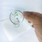 Le label en plastique de papier adhésif d'autocollant adaptent l'autocollant aux besoins du client de papier en plastique