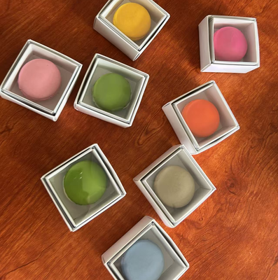 Boîte d'emballage de macarons transparente et écologique avec impression personnalisée pour cadeau et affichage