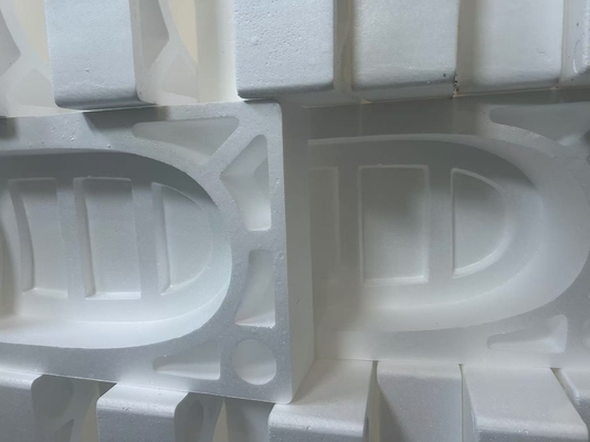 Modèle d'isolation thermique sculpté en mousse d'Eps remplissant l'emballage dans un panneau en mousse de flottabilité antichoc V