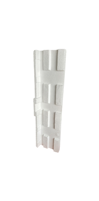 Le protecteur de corne en mousse blanche est un matériau d'emballage courant, fabriqué à partir de polystyrène et d'autres plastiques mousseux.