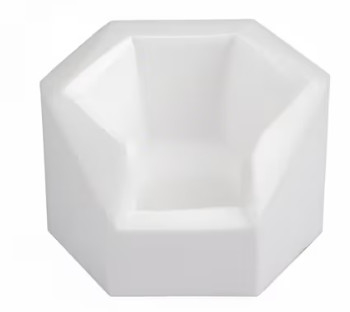 Le protecteur de corne en mousse blanche est un matériau d'emballage courant, fabriqué à partir de polystyrène et d'autres plastiques mousseux.