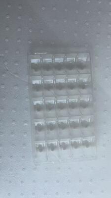 25 plateaux en plastique pour les macarons avec du PET de qualité alimentaire d'épaisseur de 0,55 mm et conception réutilisable pour l'emballage des macarons