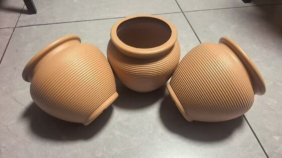 Pot de fleurs en porcelaine blanche à feuilles multiples en HDPE pour plantes en pot d'intérieur et d'extérieur