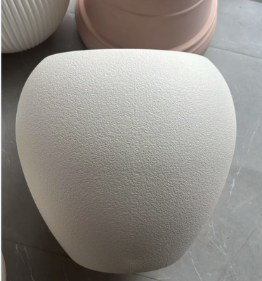 Pot de fleurs minimaliste moderne en HDPE avec plusieurs tailles et une longue durée de vie pour la décoration intérieure