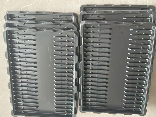 Plateau blister antistatique noir en gros pour 30 grilles 60*41*15 pour emballage de circuits imprimés