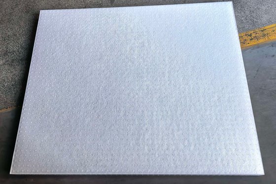 Panneau EPP 100% recyclable de taille personnalisée avec une densité de 30 kg/m³ pour l'emballage et l'isolation