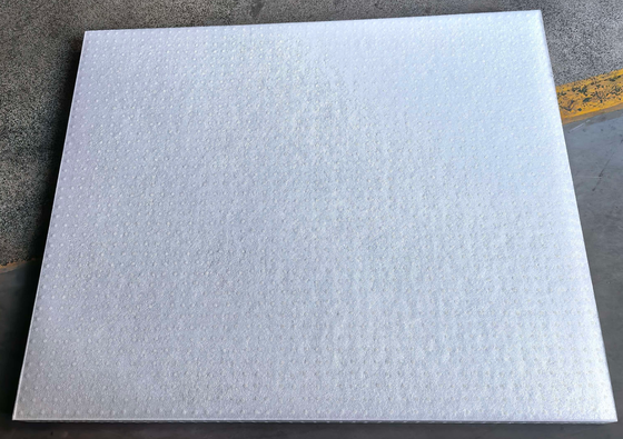 Panneau EPP 100% recyclable de taille personnalisée avec une densité de 30 kg/m³ pour l'emballage et l'isolation